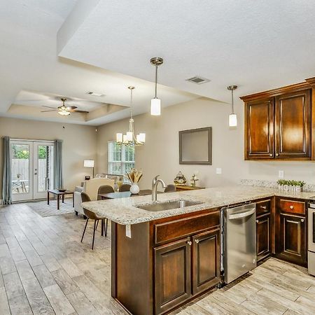 Lovely Town-Home In Pensacola Exterior photo